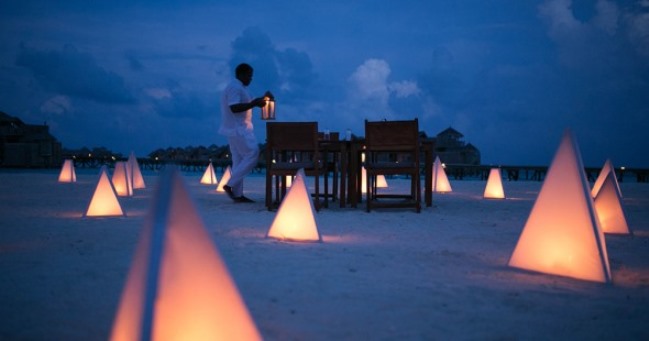 Choices of cuisine at Hotel Gili Lankanfushi is as vast as the ocean. With a different market and grill nights and themed menus with À la Carte, you will be spoilt for your choice of food.